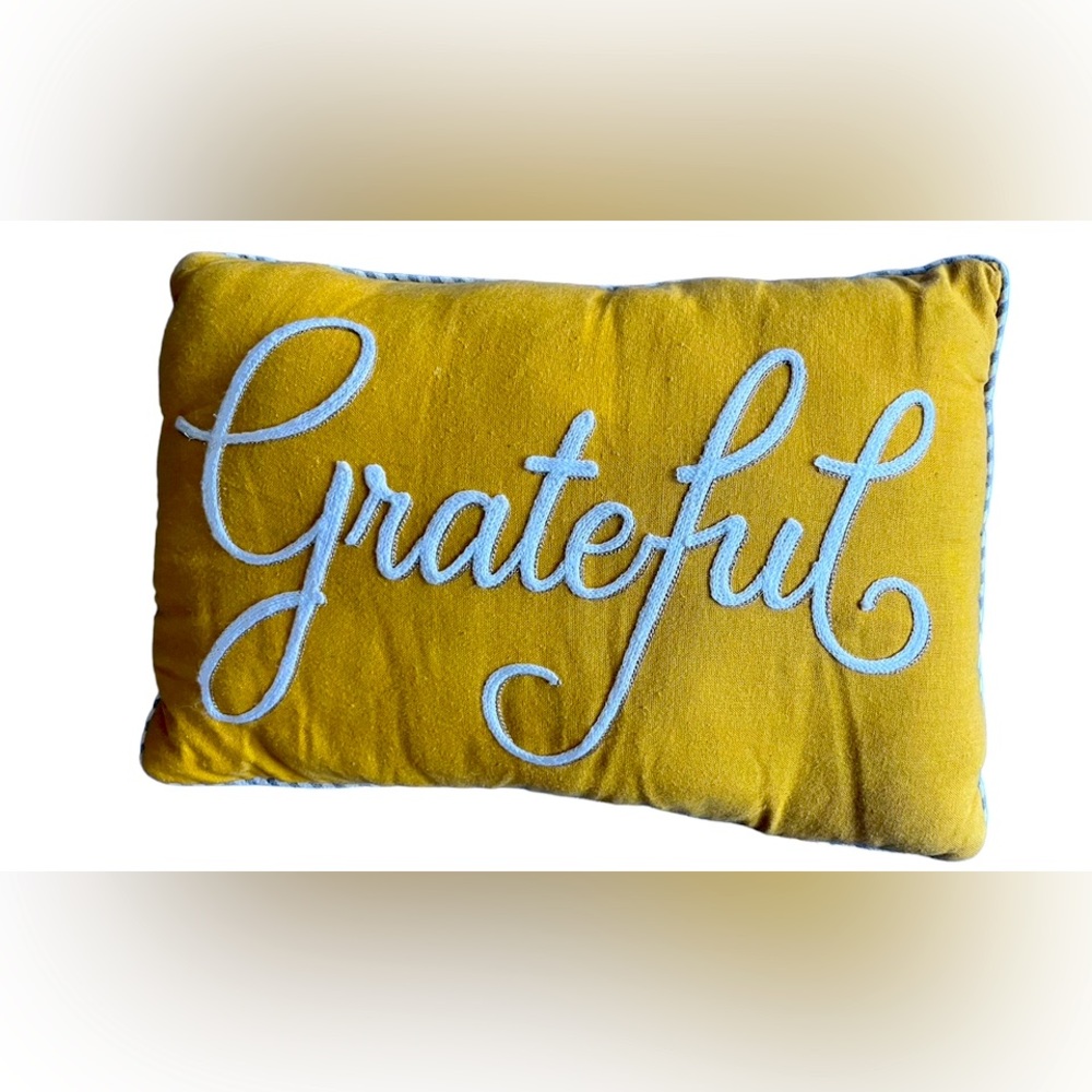 Throw pillow ‘grateful’